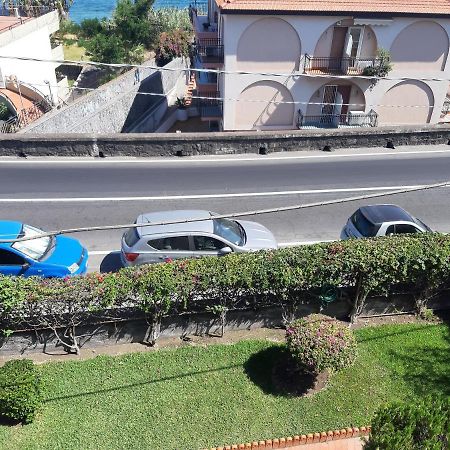 B&B Sea Terrace Aci Castello Dış mekan fotoğraf