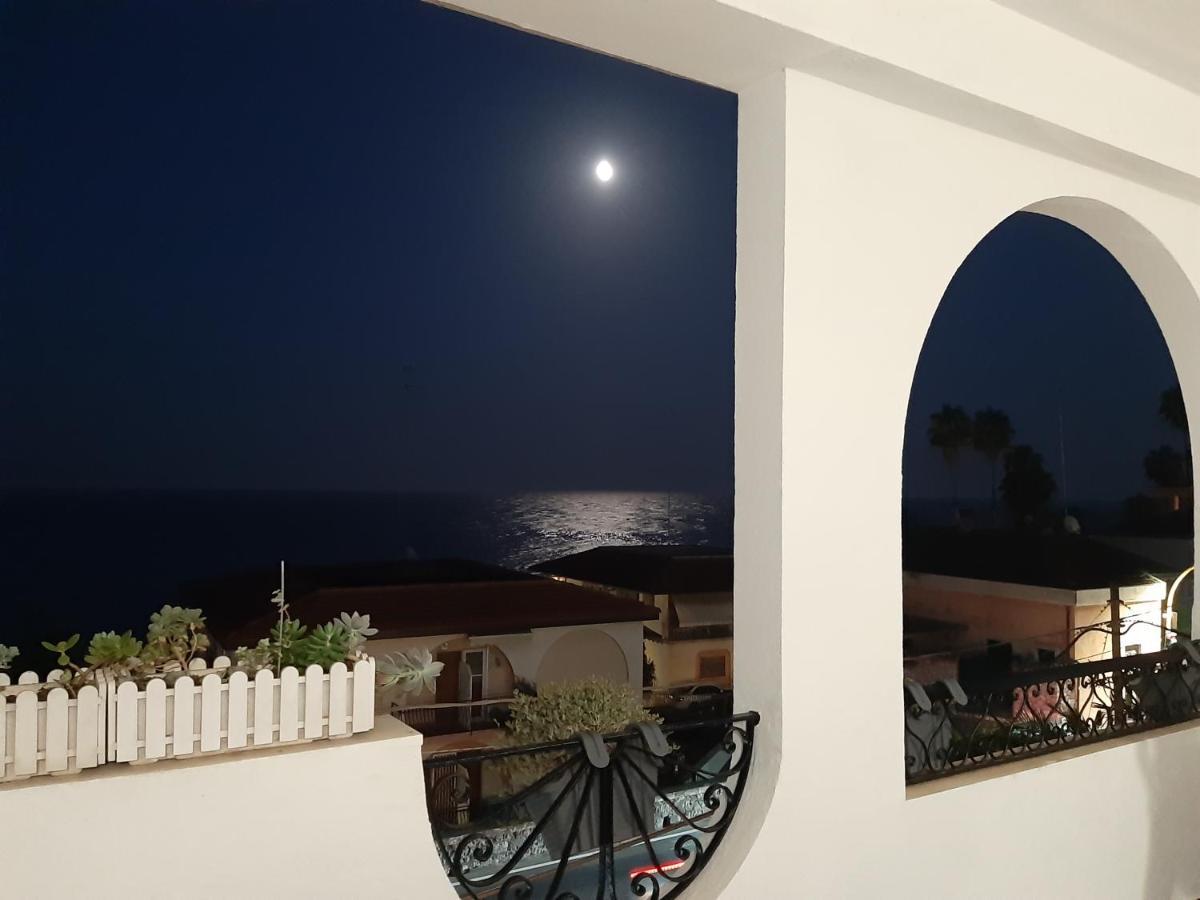 B&B Sea Terrace Aci Castello Dış mekan fotoğraf