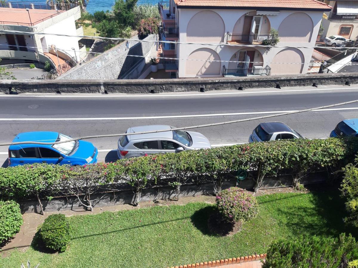 B&B Sea Terrace Aci Castello Dış mekan fotoğraf